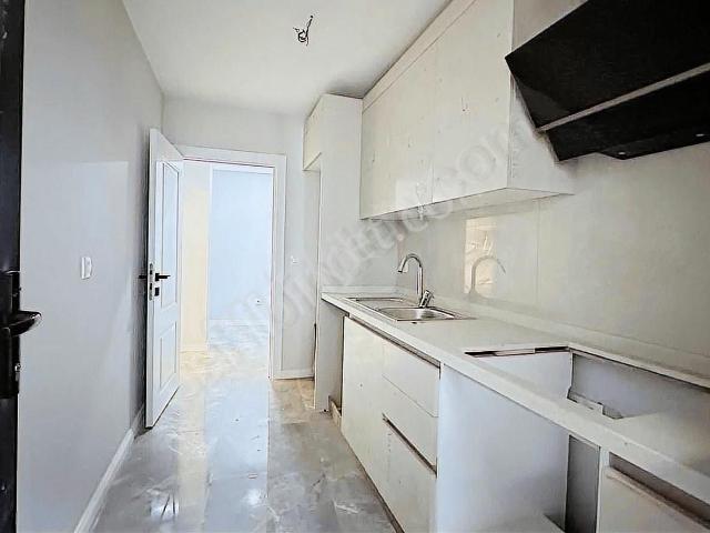 Çekmeköy M.sinan Mh Lüks Kaliteli Satılık 1.kat 2+1/90m2 Daire