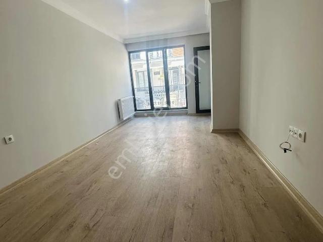 Çekmeköy Mehmet Akif Mah. Metro 1km Mesafe Satılık 2+1 Daire