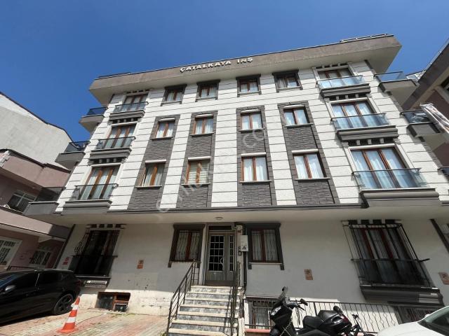 Çekmeköy Mehmet Akif Metroya Yürüme Mesafesi Arakat 2+1 Satılık