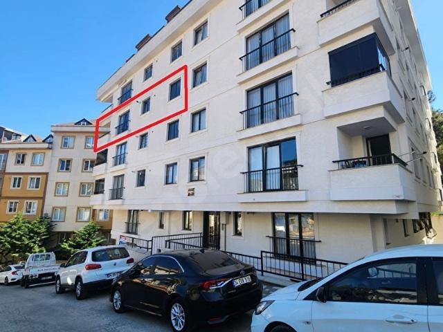 Çekmeköy Merkez Mah. 4.Kat Kapalı Otoparklı 90 m 2+1 Daire