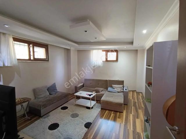 Çekmeköy Merkez Mah. Öztürk Sitesi 1+1 Ayrı Mutfak Satılık Daire