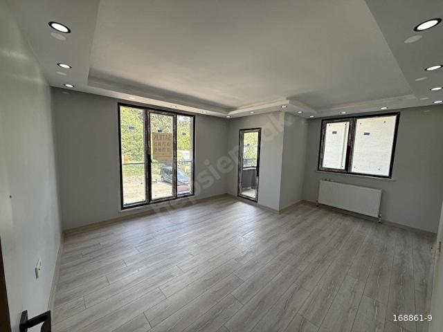 ÇEKMEKÖY MERKEZ MAHALLESİN'DE SIFIR 2+1 LÜX ARA KAT DAİRE