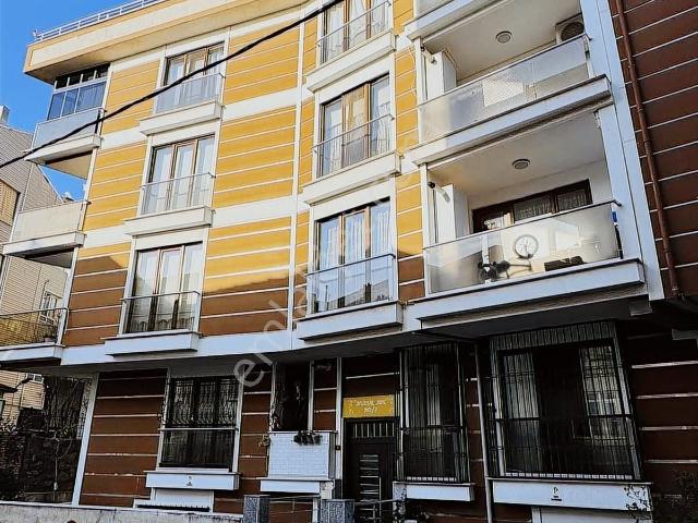 Çekmeköy Merkez Mh. Satılık Geniş Ve Ferah 2+1 Daire