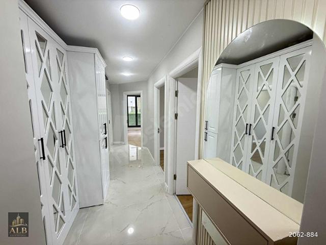 ÇEKMEKÖY MERKEZDE SATILIK 3+1 ARA KAT DAİRE SIFIR