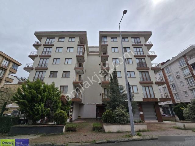 Çekmeköy Metroya Yakın, Otoparklı Ferah 2+1 Satılık Daire