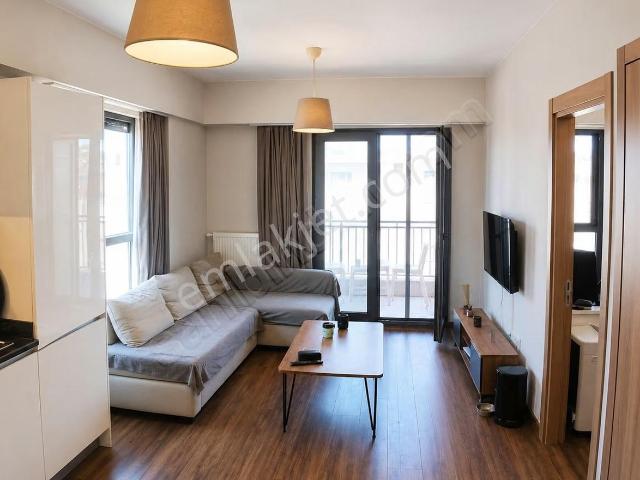 Çekmeköy Nef Ormantepe'de Havuzlu Site İçinde Balkonlu 1+1