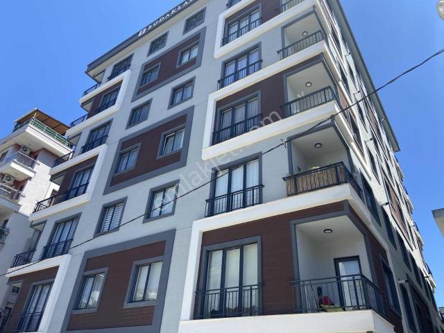 Çekmeköy Otoparklı İskanlı Geniş Tapu Masrafsız Sıfır 2+1