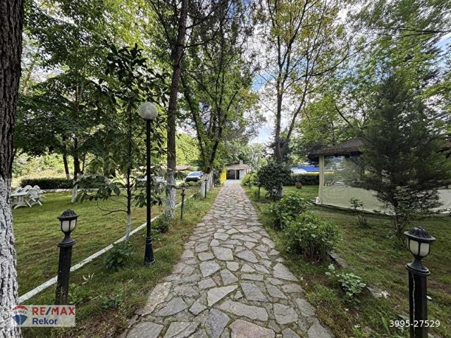 Çekmeköy ömerlide ticari imarlı satılık 4.500 m2 arsa