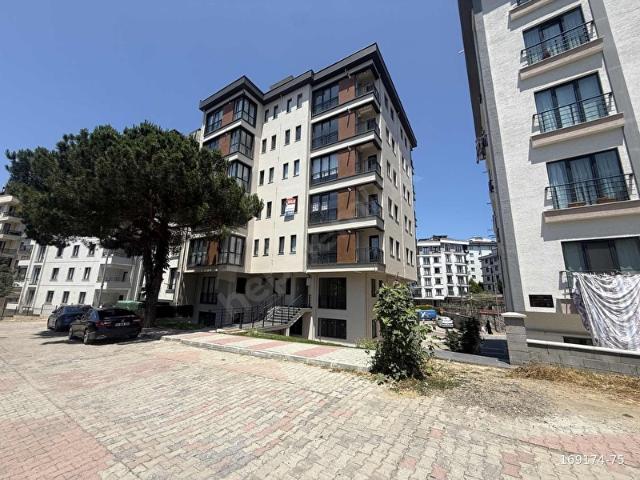 ÇEKMEKÖY ÇATALMEŞE MAHALLESİ'NDE KİRALIK 2+1 YENİ DAİRE