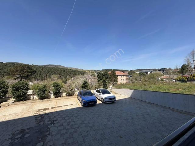 Çekmeköy Alemdağ'da Satılık 3+1 40 M2 Bahçe Kullanımlı Daire