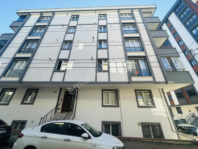 Çekmeköy Cumhuriyet Mah. Ormanköye Komşu Satılık 1+1 Geniş Daire