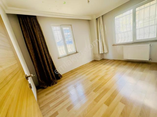 Çekmeköy Cumhuriyet Mah. 1+1 Geniş Kiralık Daire Ormanköye Komşu