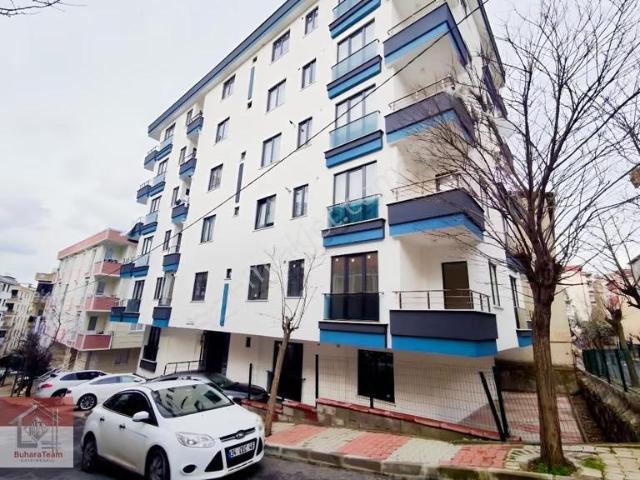 Çekmeköy Cumhuriyet Mh Eminevime Uygun Satılık 2+1 85m2 Daire