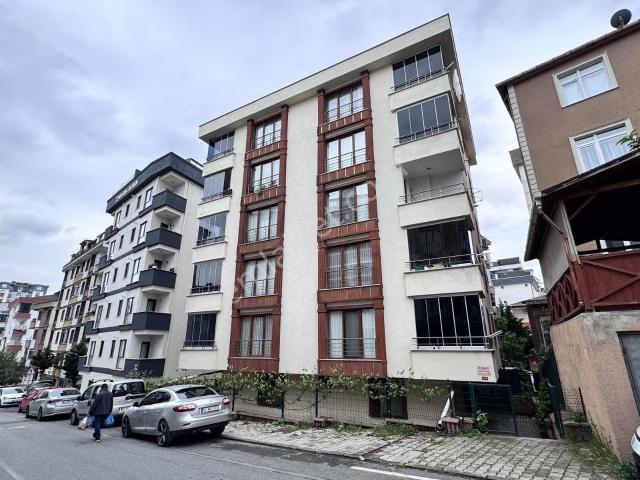 Çekmeköy Cumhuriyet Mh.satılık 1+1 Yatırımlık Giriş Kat Daire