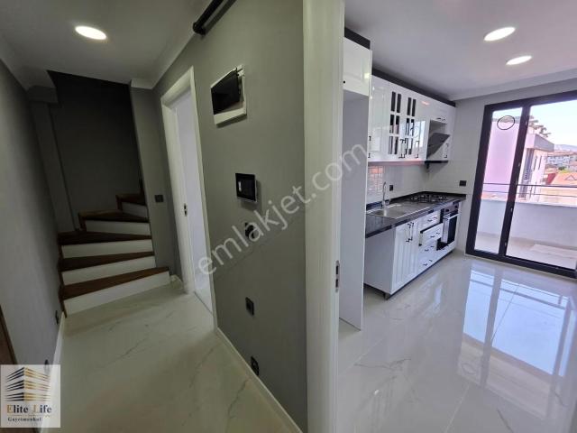 Çekmeköy De 240 M2 Ormana Cephe Ultra Lüx 4+2 Dubleks Daire