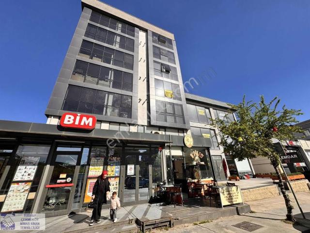 Çekmeköy Devlet Hastanesine Yakın Saray Caddesinde Kiralık Ofis