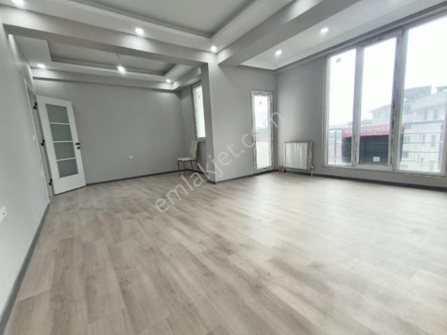 Çekmeköy Ekşioğlu Mah. 5+1 Çatı Dubleks 180 M2