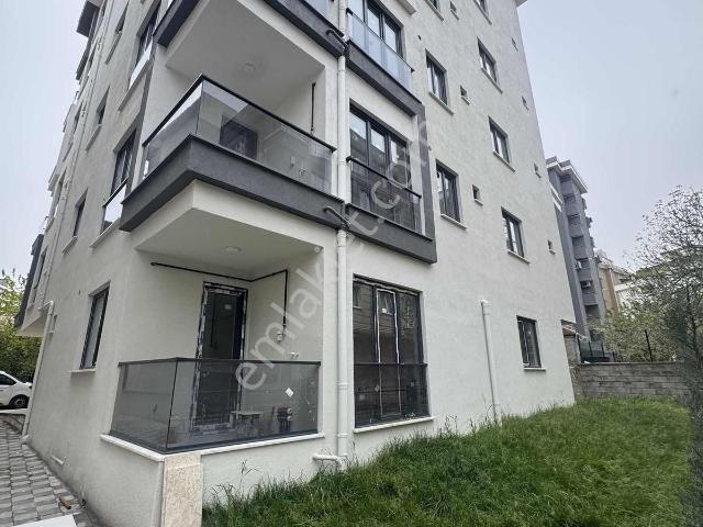 Çekmeköy Güngören Mahallesinde Ara Kat 2+1 Daire