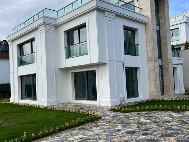 ÇEKMEKÖY REŞADİYE'DE SIFIR 7+1 SATILIK VİLLA