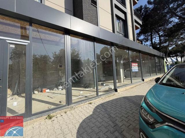 Çekmeköy Sultançiftliği Mahallesi'nde 200 M2 Kiralık Dükkan