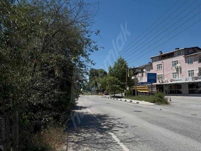 ÇEKMEKÖY SIRAPINARDA ANA CADDEYE 30M CEPHELİ,2278M2 PRESTİJ ARSA