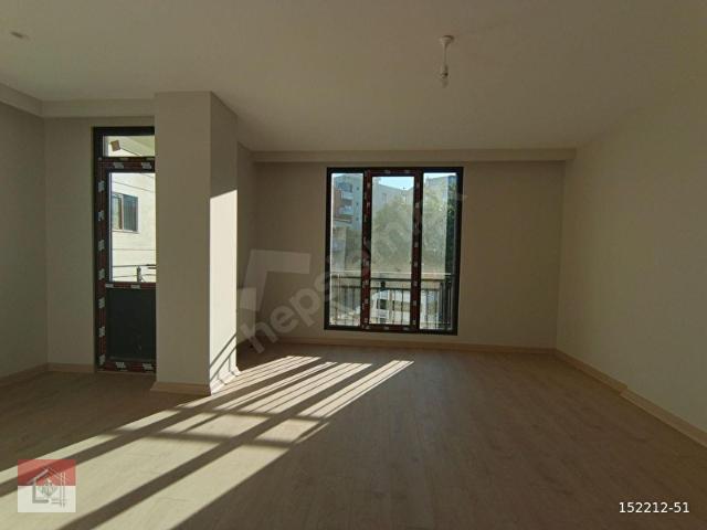 ÇEKMEKÖY SOĞUKPINAR MH SATILIK ULTRA LÜKS 2+1 ARAKAT DAİRE