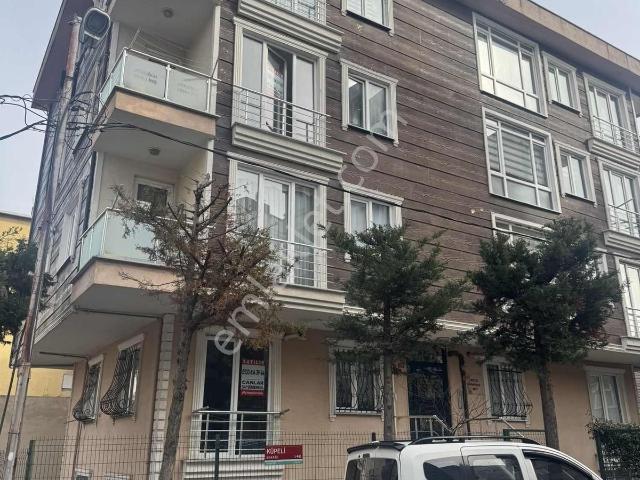 Çekmeköy Sogukpınarda 4 Kat 2 Oda 1 Salon