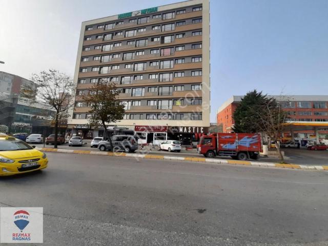 Çekmeköy Taşdelen Site İçinde 1+1 Eşyalı Daire İskanlı Satılık