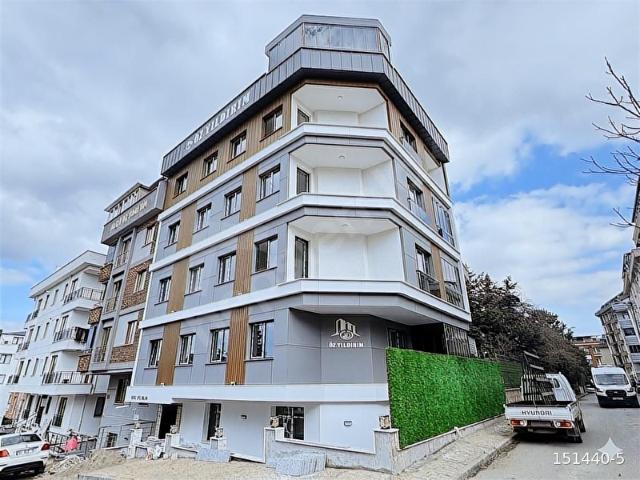 ÇEKMEKÖYDE ARAKAT SIFIR SATILIK 3+1 DAİRE
