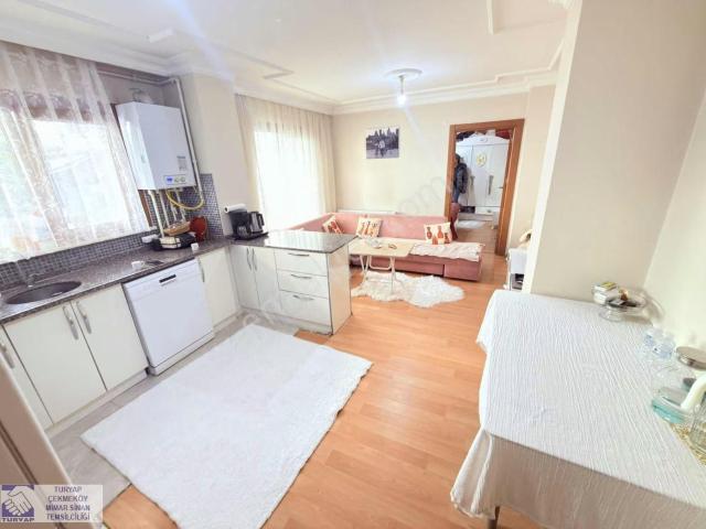 Çekmeköy'de Merkezi Lokasyonda Geniş 1+1 Yüksek Giriş Daire