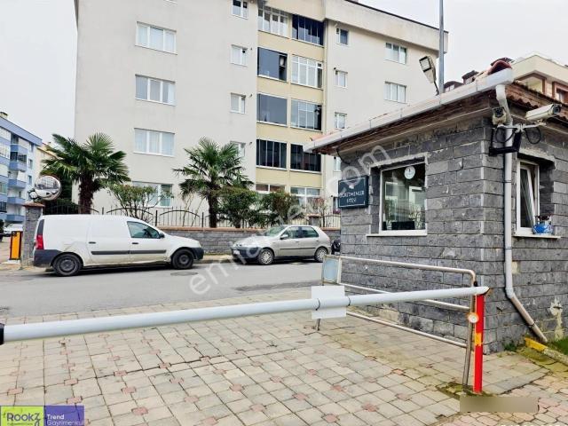 Çekmeköyde Site İçerisinde2+1 Satılık Metroya Yakın Daire