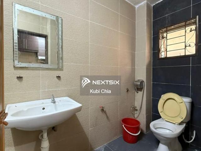 Ekocheras Duplex Unit For sale 1 room 2bath 1 carpark Mid Floor