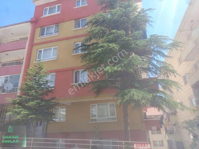 Şeker Emlak'tan Alsancakta Satilik 2+1 Daire