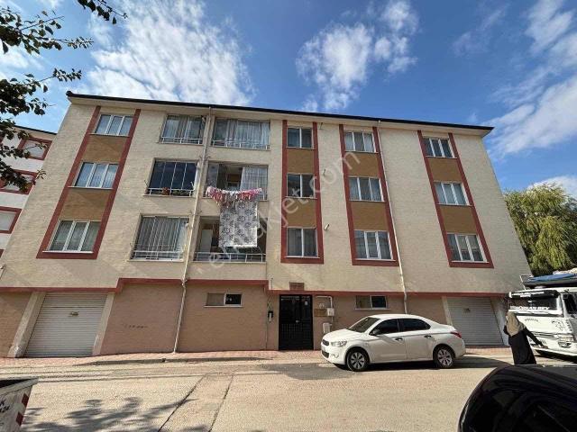 Eker'den Emek Merkezi Lokasyon Geniş Kiralık 2+1 Daire