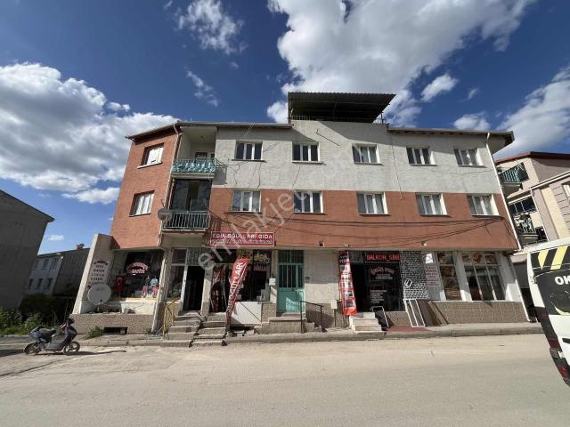 Eker'den Şemsettin Günaltay Cadde Üzeri Kiralık Geniş 2+1