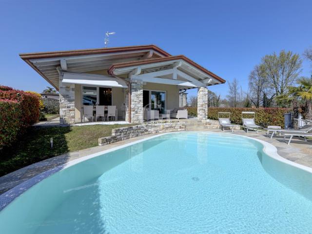Ekskluzywna willa 150 m² z ogrodem w Sirmione