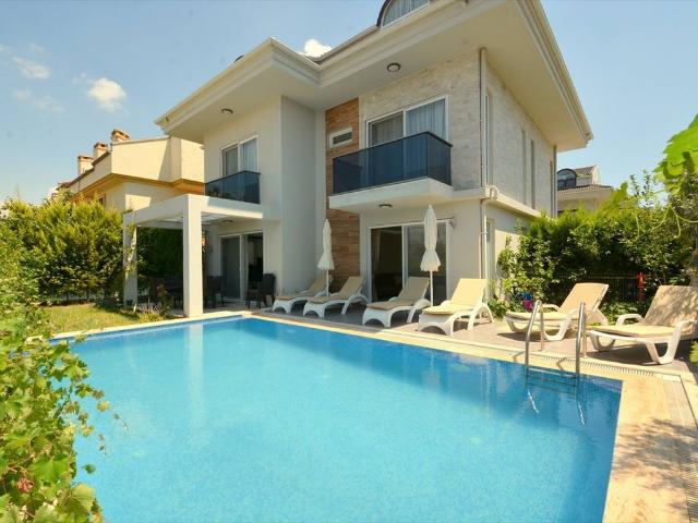 Ekskluzywna willa z basenem i ogrodem w Fethiye