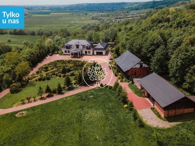 Ekskluzywna posiadłość z basenem i panoramicznymi widokami