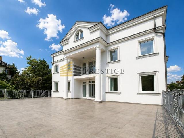 Ekskluzywna rezydencja Wilanów 1100 m2 z ogrodem i tarasem