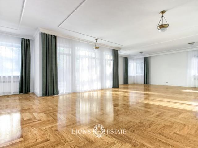 Ekskluzywna rezydencja Wilanów 1100 m2 z ogrodem i garażem