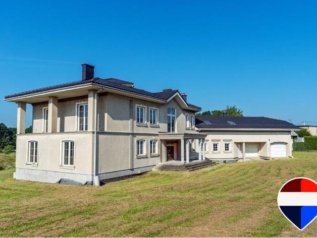 Ekskluzywna rezydencja z widokiem na góry, 830 m², ogród