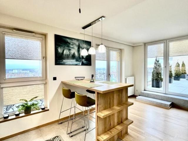 Ekskluzywny apartament z tarasem, klimatyzacją i miejscem parkingowym