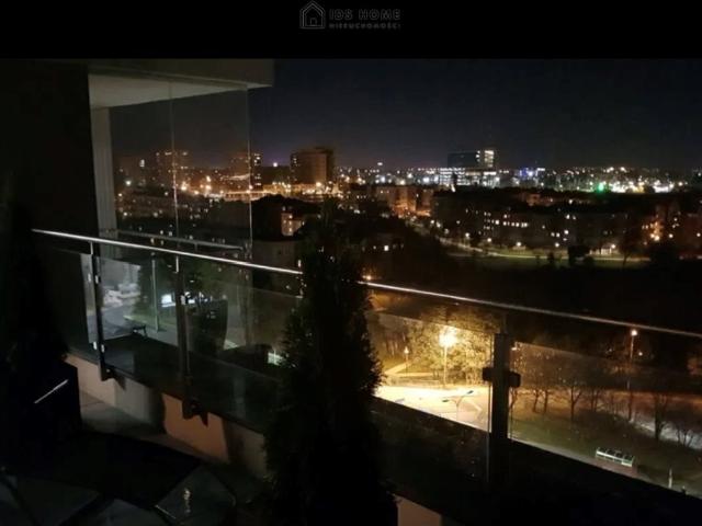 Ekskluzywny apartament z tarasem, klimatyzacją i pełnym wyposażeniem