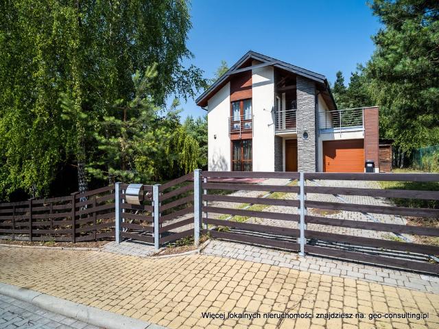 Ekskluzywny dom 161 m2 na Osiedlu Saritor Park w Masłomiącej