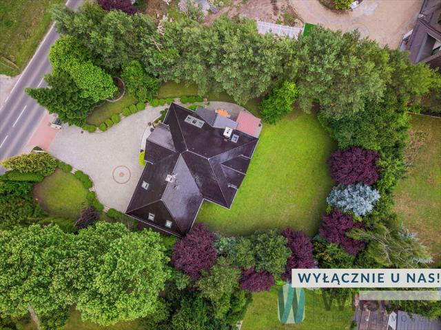 Zapraszam do obejrzenia luksusowego domu 244 m² z tarasem i ogrodem