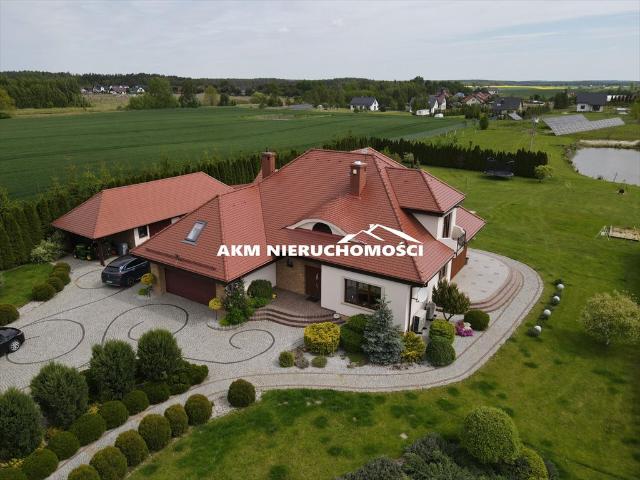 Ekskluzywny dom 267 m² z dużą działką i stawem zapraszam