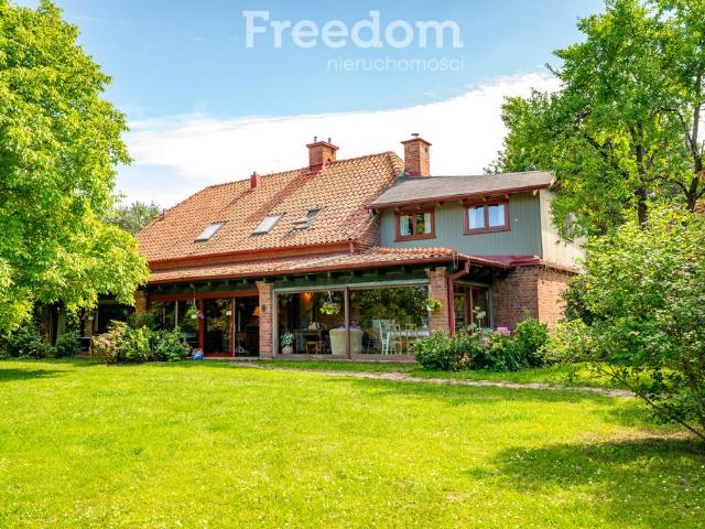 Ekskluzywny dom 282 m² z ogrodem i stawem polecam