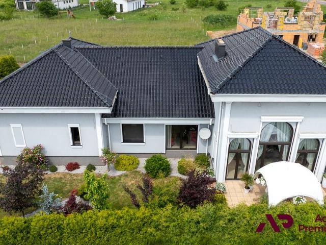 Ekskluzywny dom 306 m² z indywidualnym stylem i prywatnym ogrodem