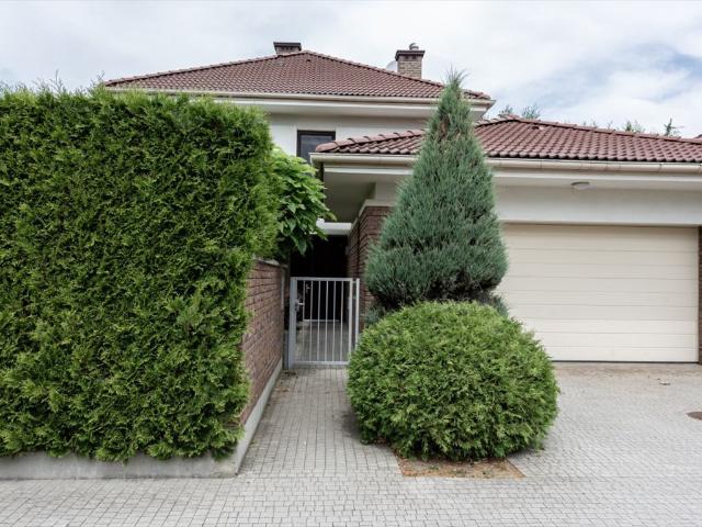 Ekskluzywny dom 370 m² z garażem i sauną na Osiedlu Konstancja