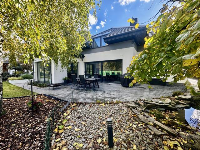 Ekskluzywny dom 385 m² z sauną i jacuzzi w Łodzi
